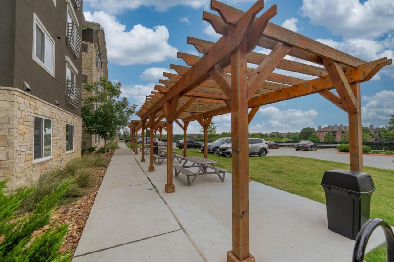 Soka Suites Dallas - Las Colinas Irving Exterior foto